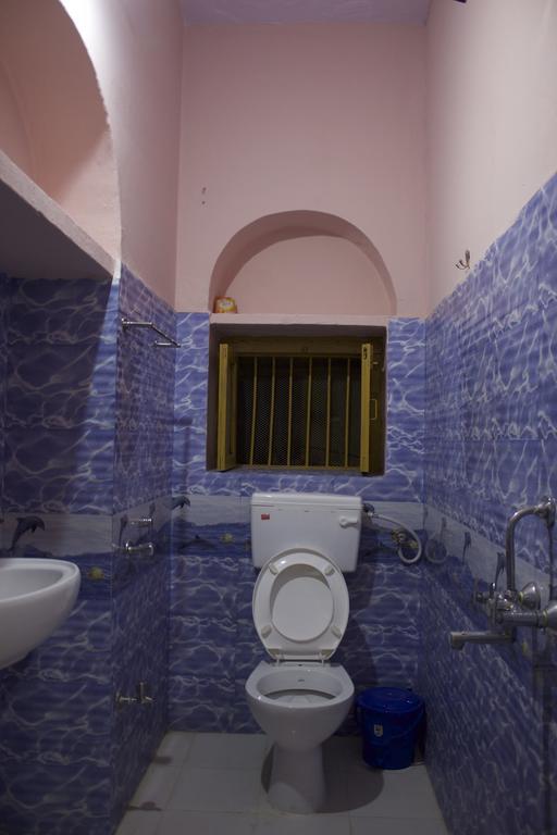 Yogi Lodge Waranasi Zewnętrze zdjęcie