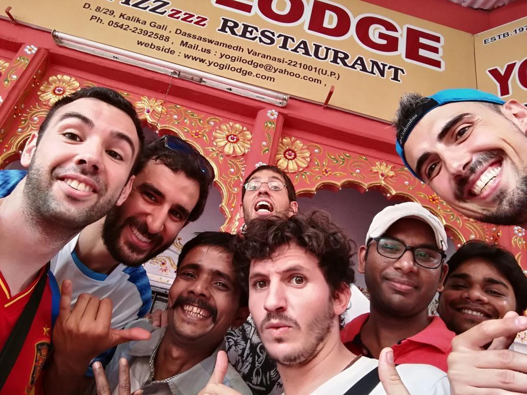 Yogi Lodge Waranasi Zewnętrze zdjęcie