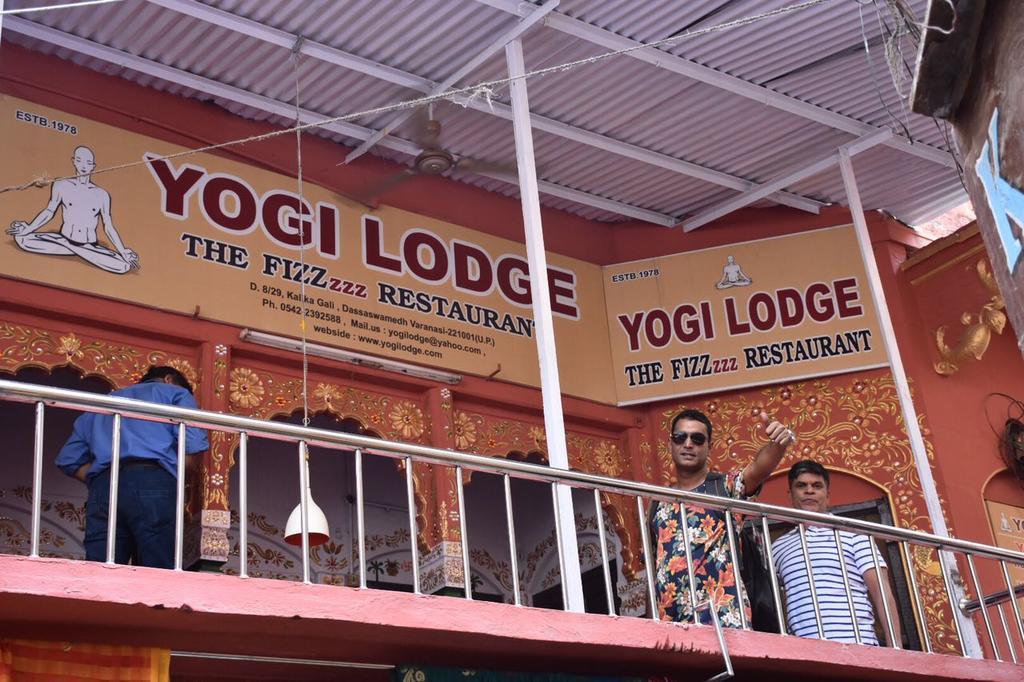 Yogi Lodge Waranasi Zewnętrze zdjęcie